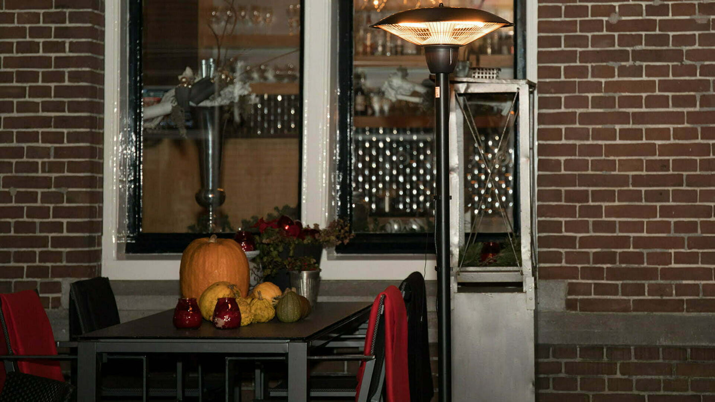 Barcelona Bright Fritstående Terrassevarmer – Sort (1500W) - Nordic Unique