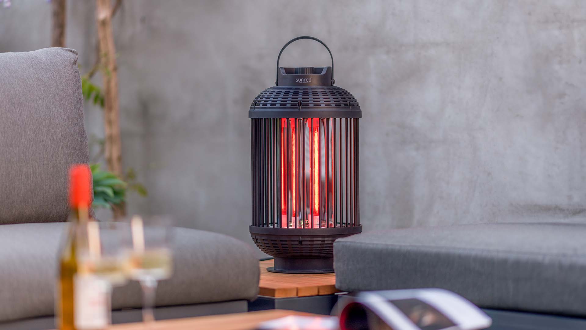 Indox Dark Bordmodel Terrassevarmer – Sort (1200W) - Nordic Unique