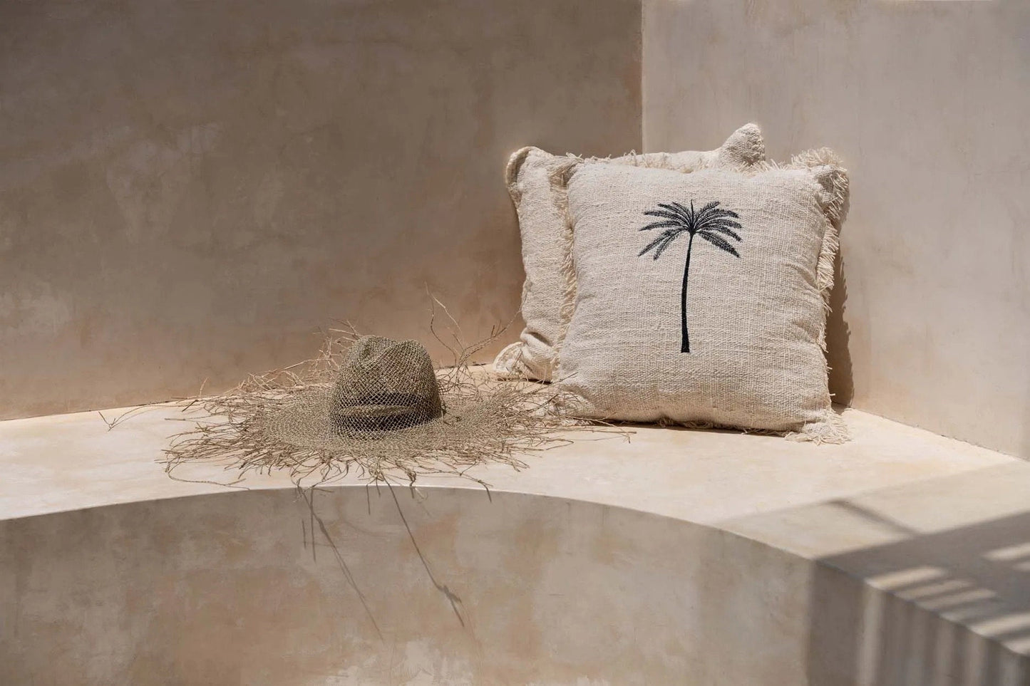Gili Palm Pillowcase - Natural Black