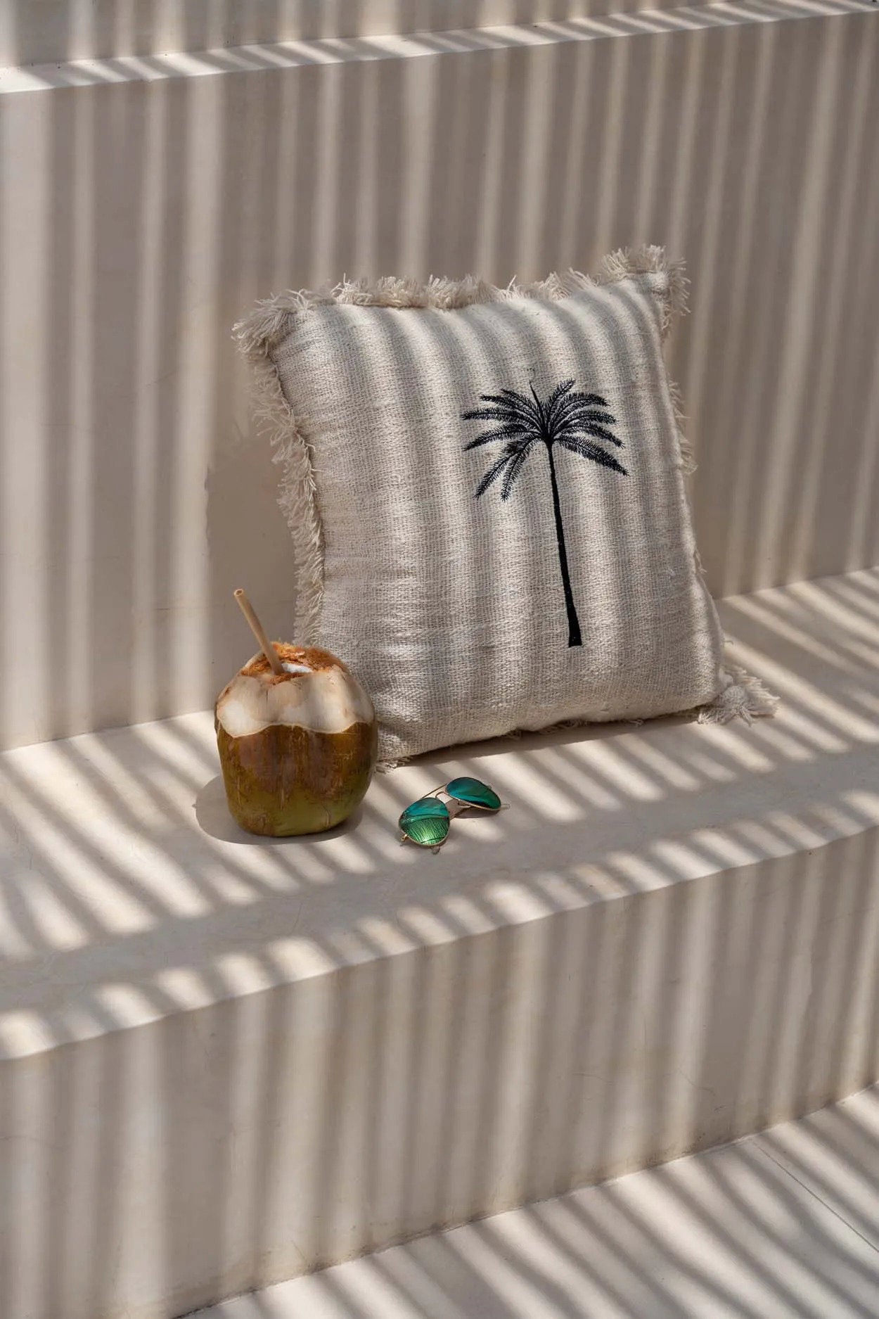 Gili Palm Pillowcase - Natural Black