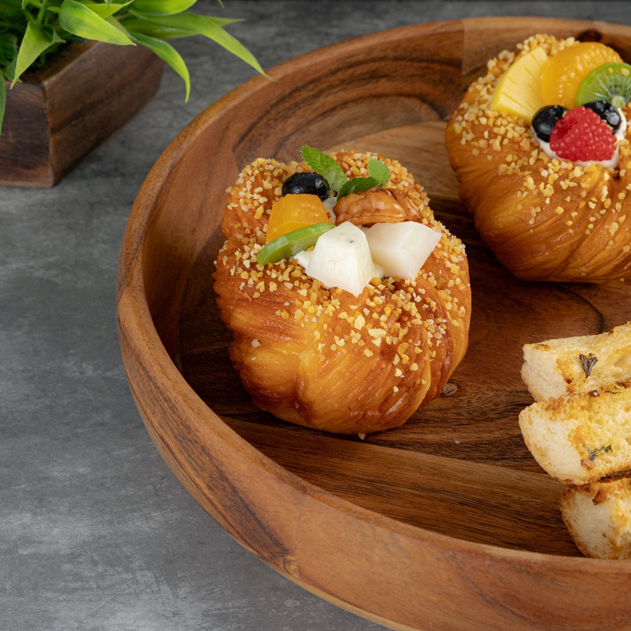 Frugt- og Dekorationsskål i Akacietræ – 8 stk Håndlavede Træskåle Ø30 cm - Nordic Unique