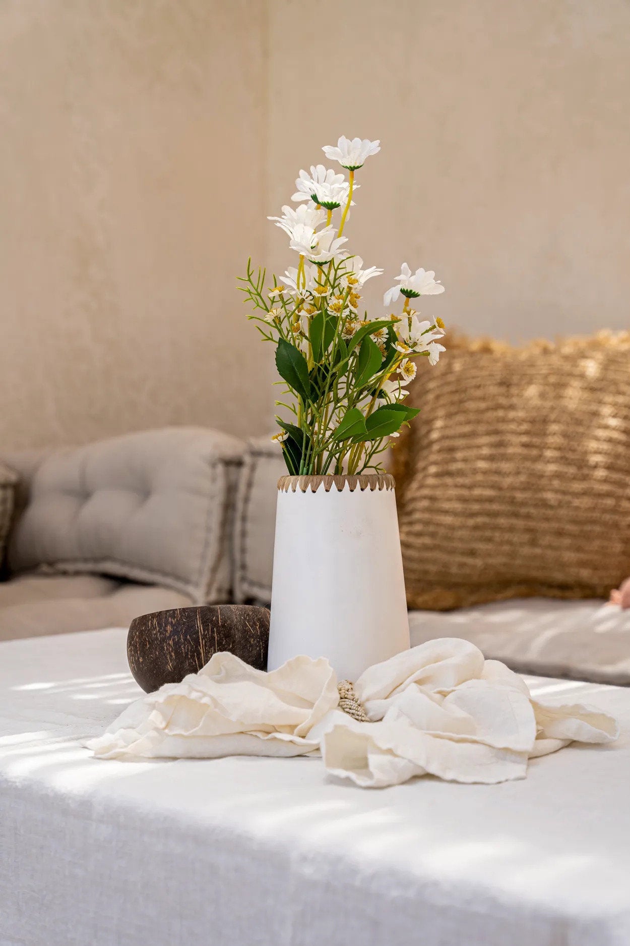 Paris Vase - White Natural - M