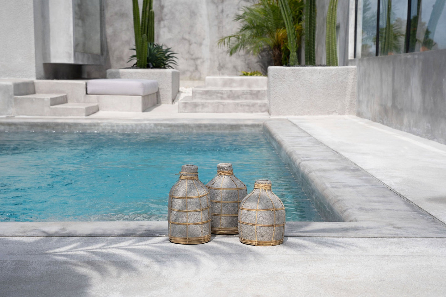 Whoopy Vase - Concrete Natural - M