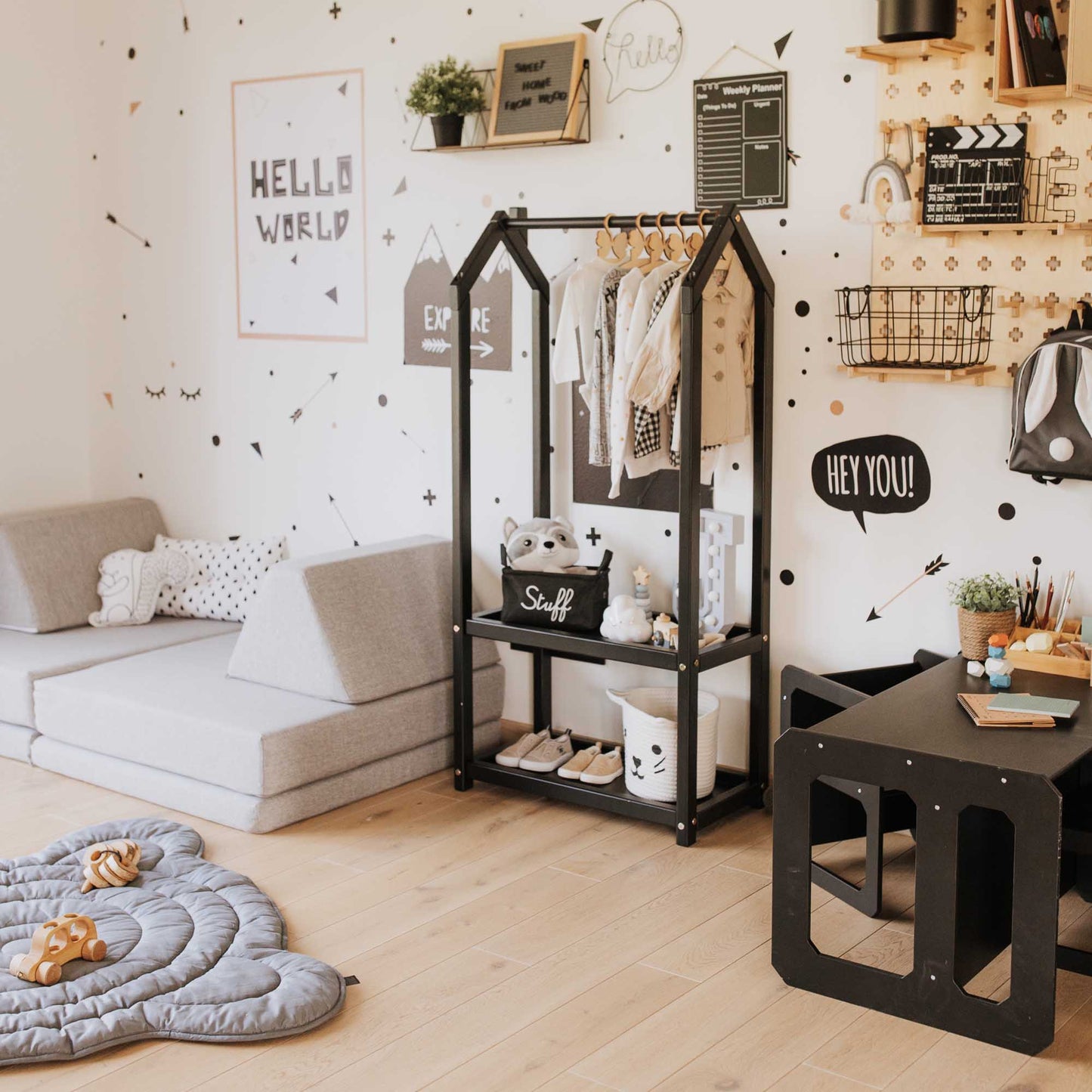 Montessori Garderobe – Sort - Nordic Unique
