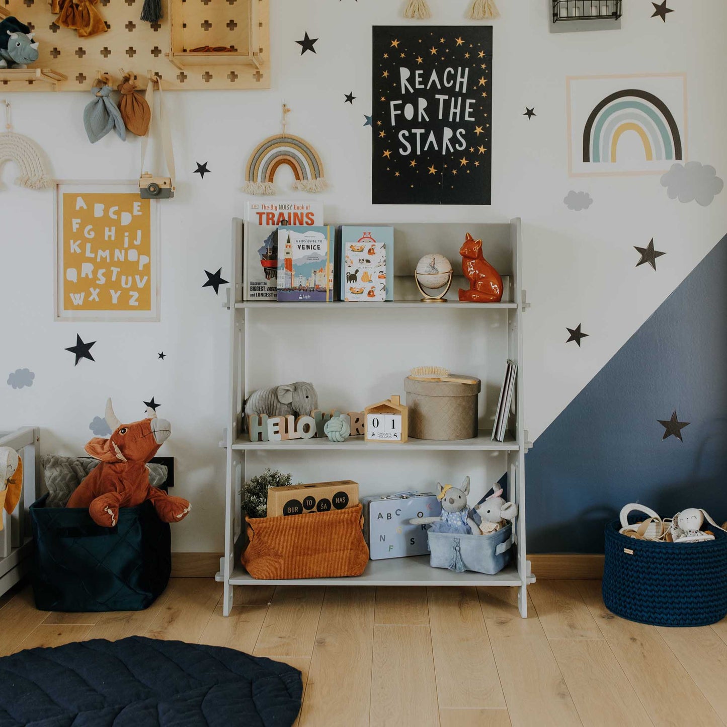 Montessori Legetøjshylde – Grå - Nordic Unique