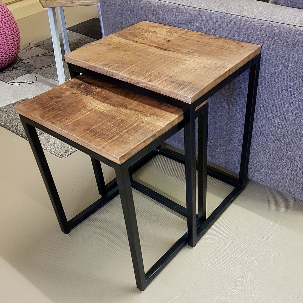 Sidebord i træ og metal, sæt med 2 stk. sort