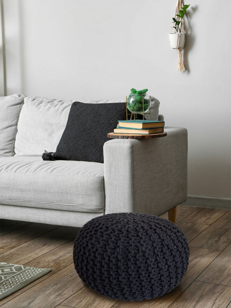 Puf/strikpuf grovstrik Ø55x37cm sort - Nordic Unique