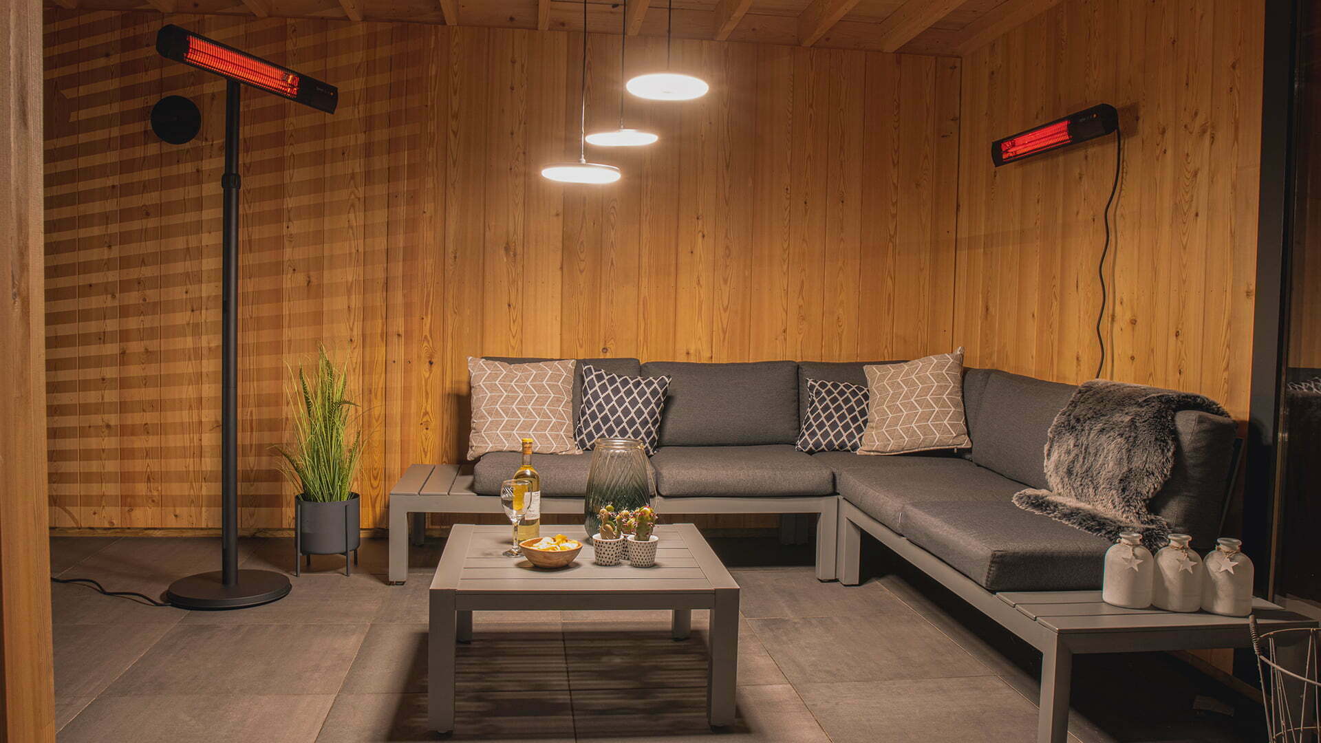 Dark Vægmonteret Terrassevarmer – Sort (2000W) - Nordic Unique