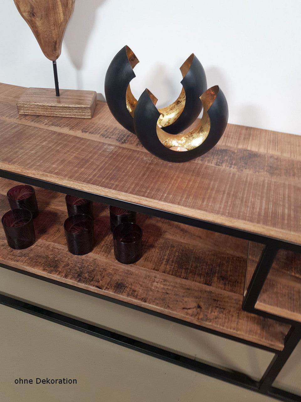 Liverpool TV-møbel – luftigt TV-bord i industrielt design