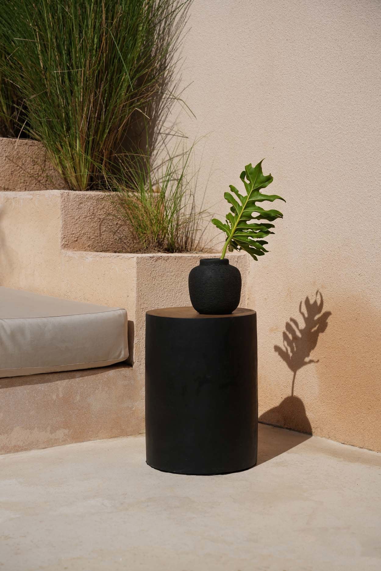 Prague Vase - Black - S